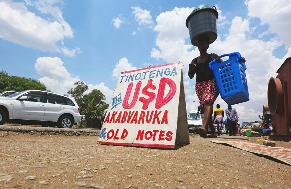 zimbabwe’s-president-orders-banks-to-stop-lending